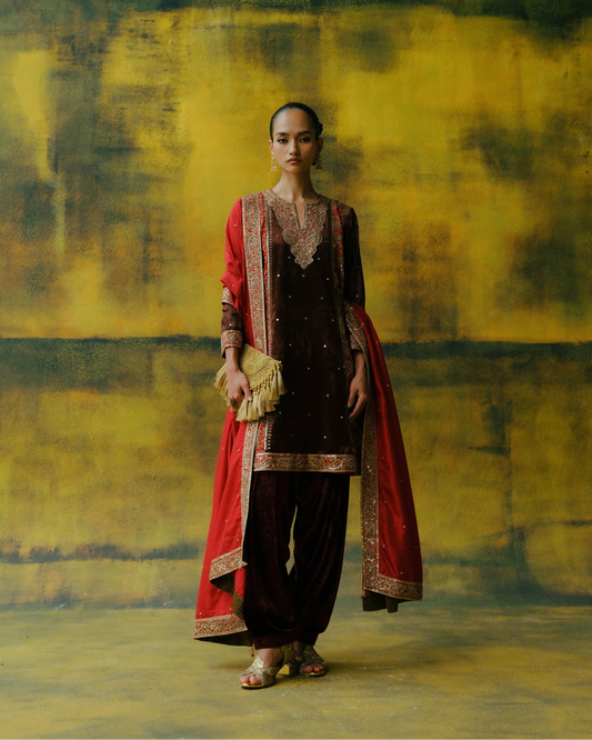 Gulnaar Kurta Set