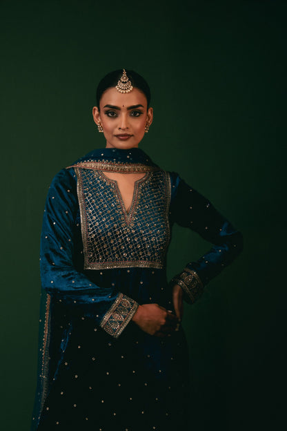 Vaanambal Kurta Set
